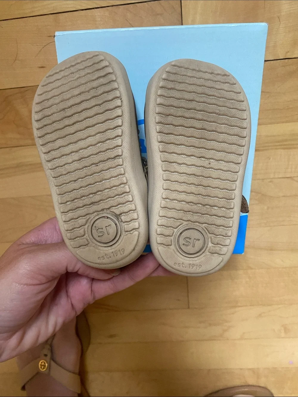 Stride rite 360 Cheyenne tan Mary Janes size 5